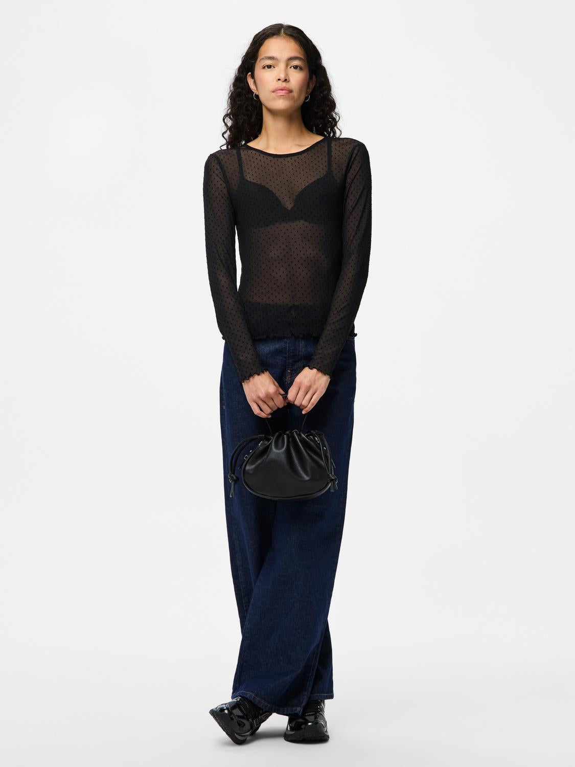 model_shot-front_full