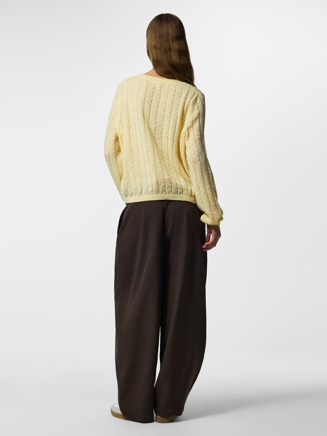 model_shot-back