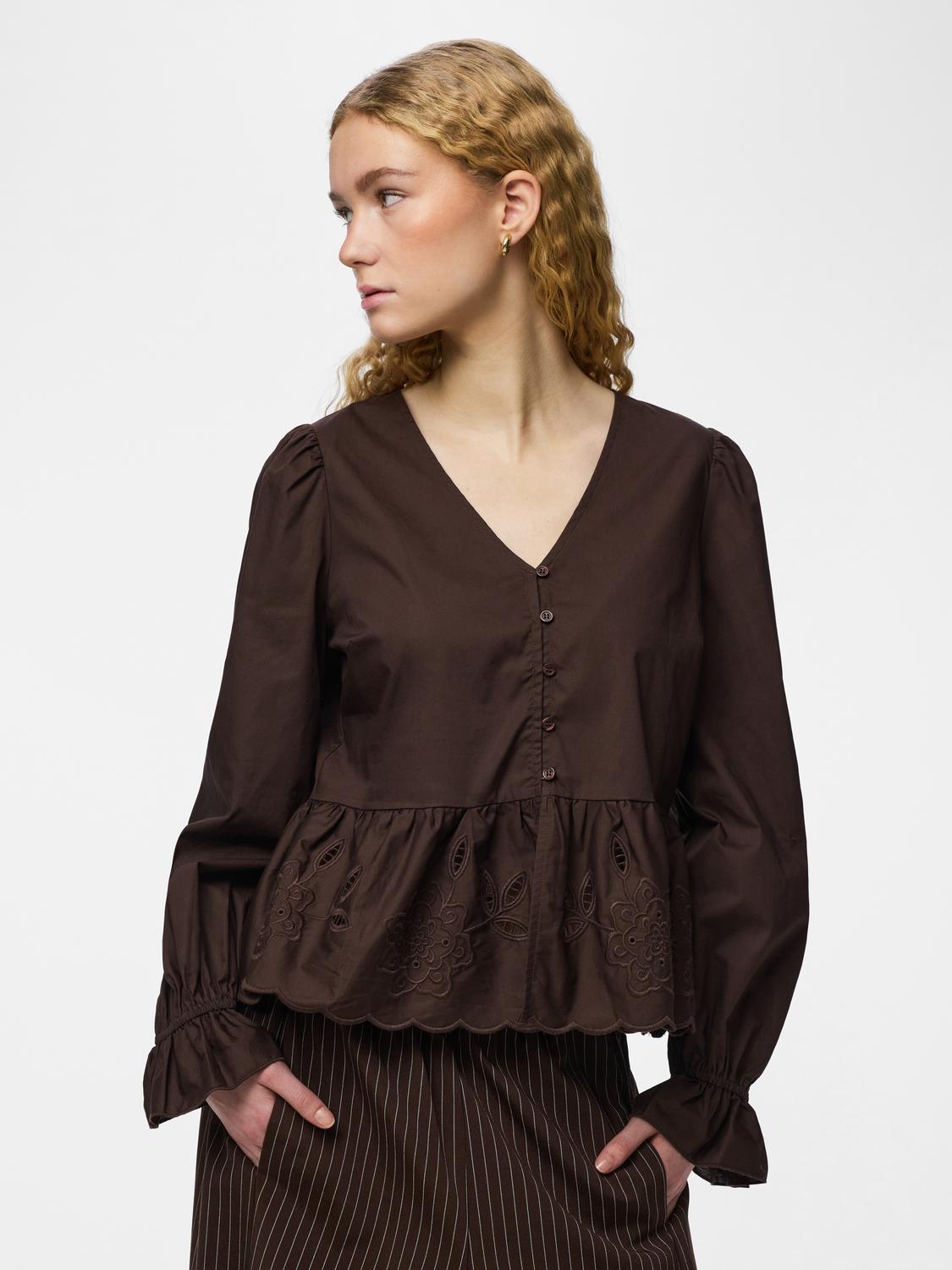model_shot-front