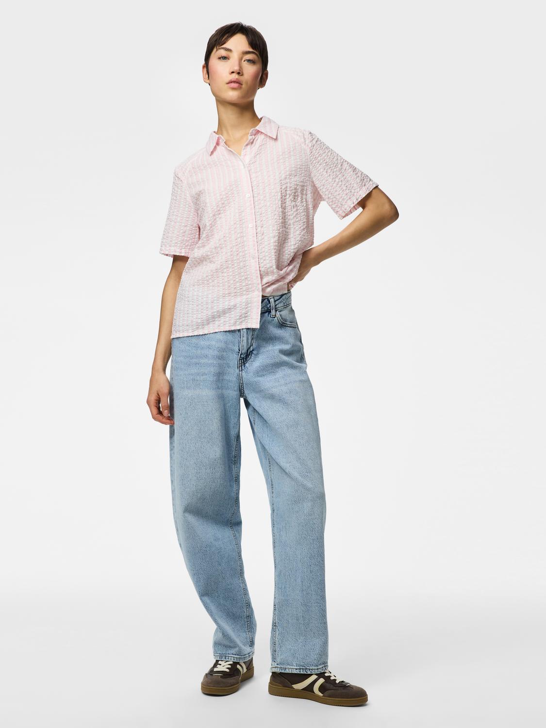 model_shot-front_full