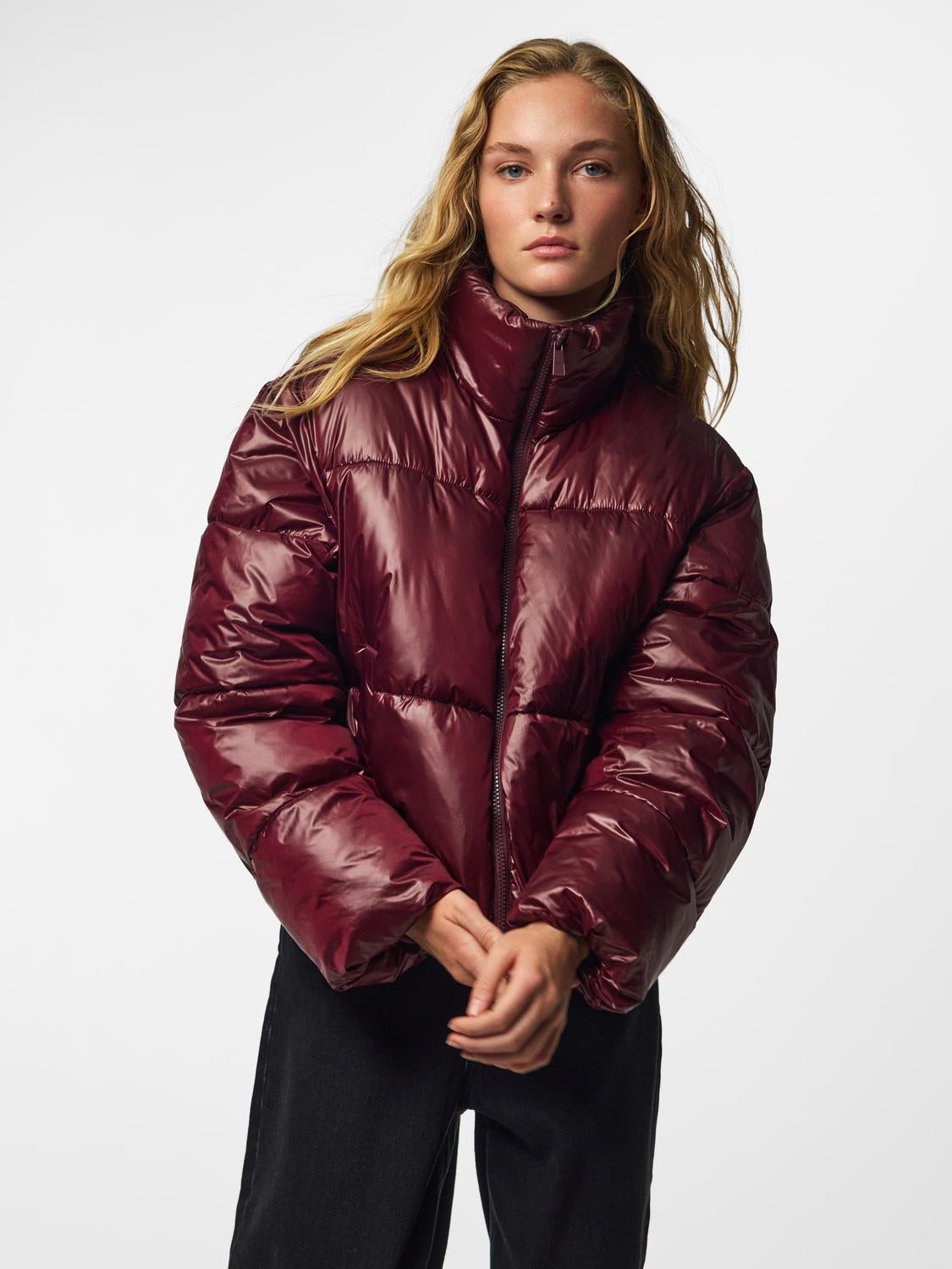 model_shot-front
