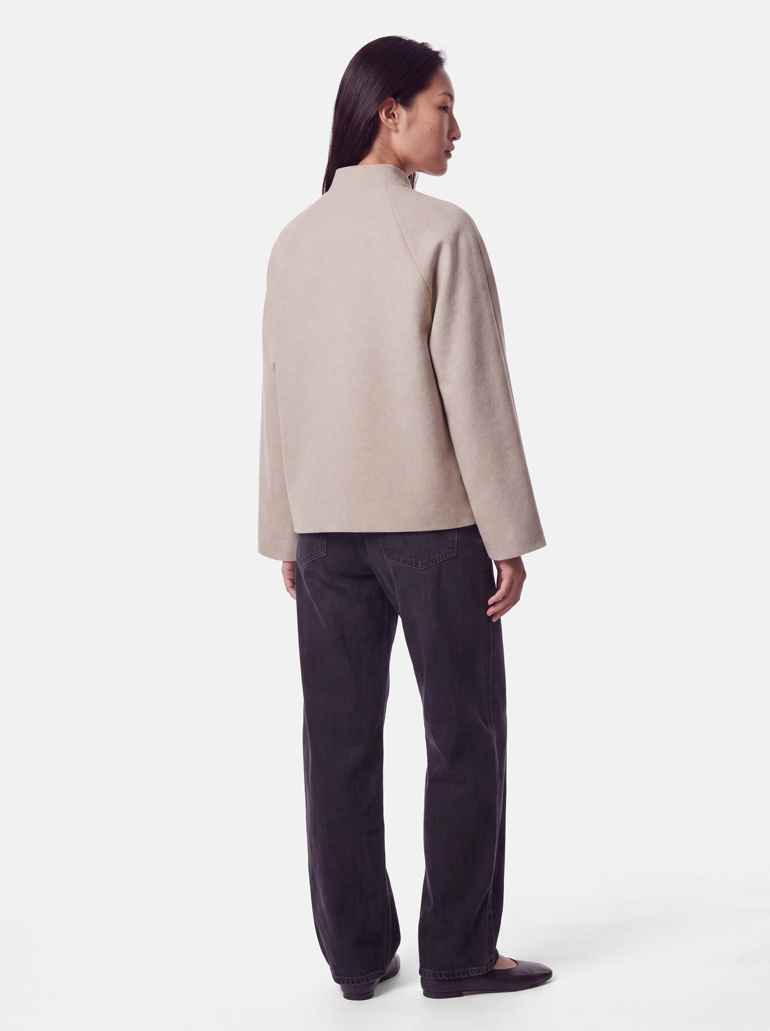 model_shot-back