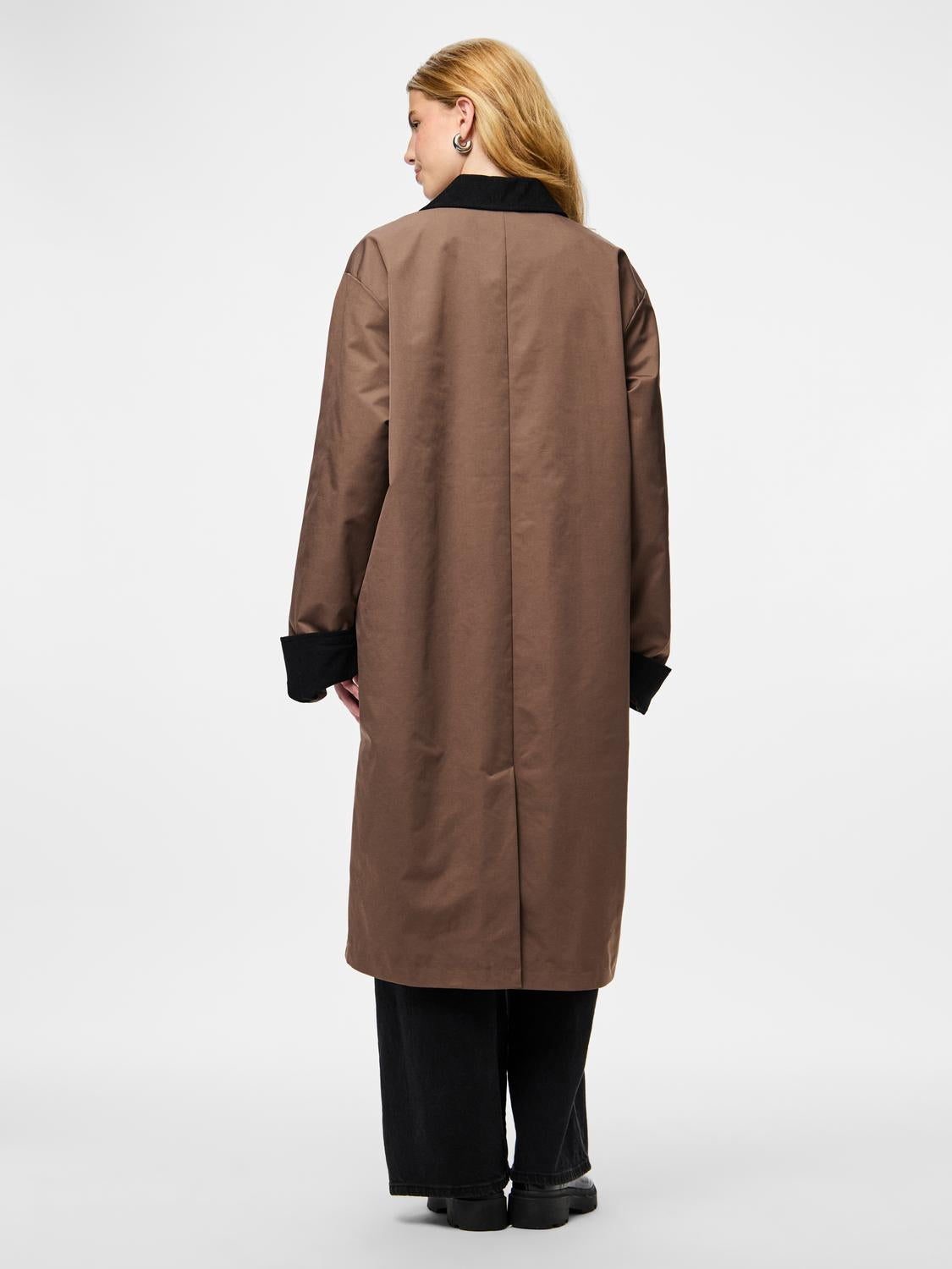 model_shot-back