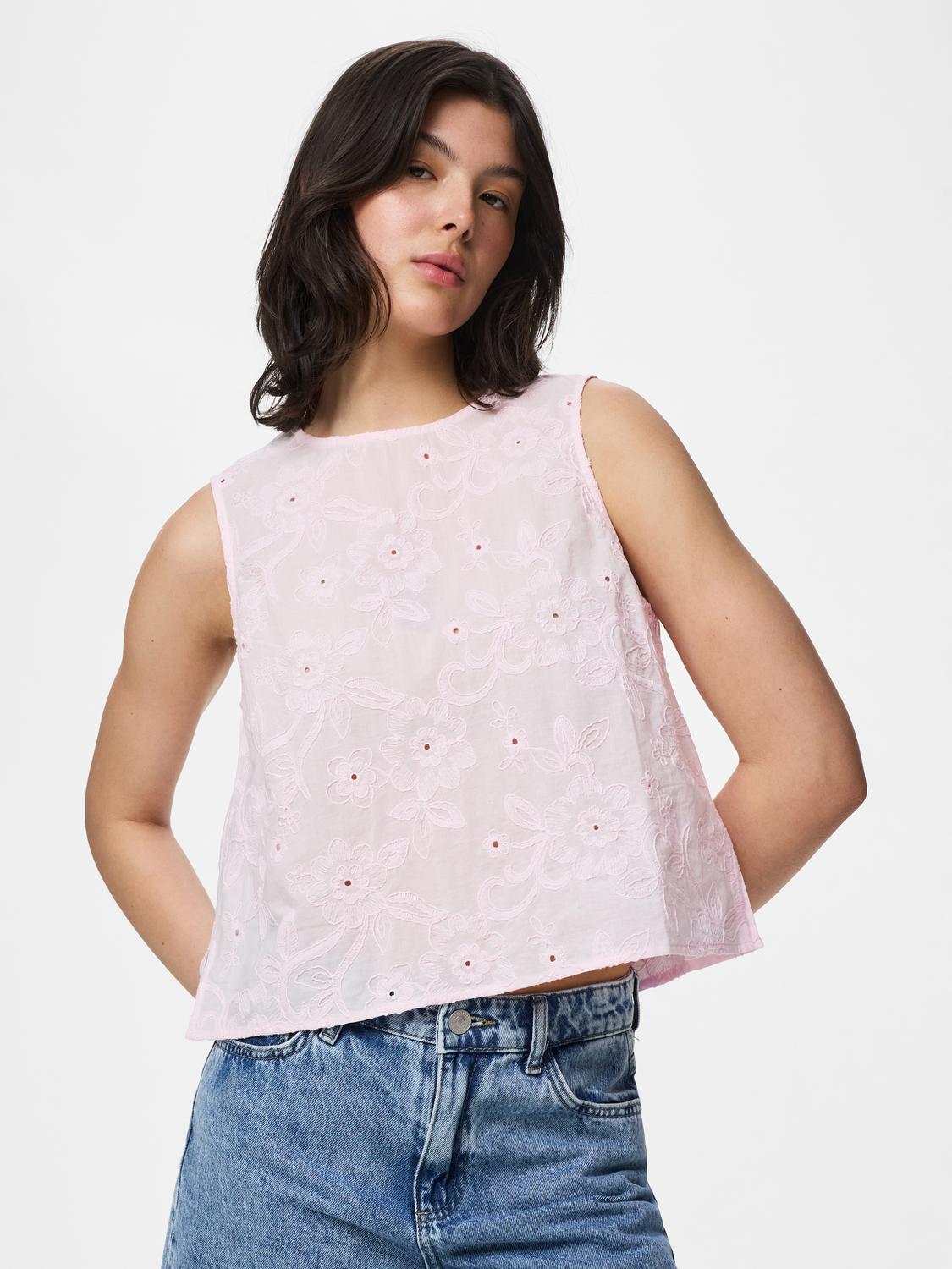 model_shot-front