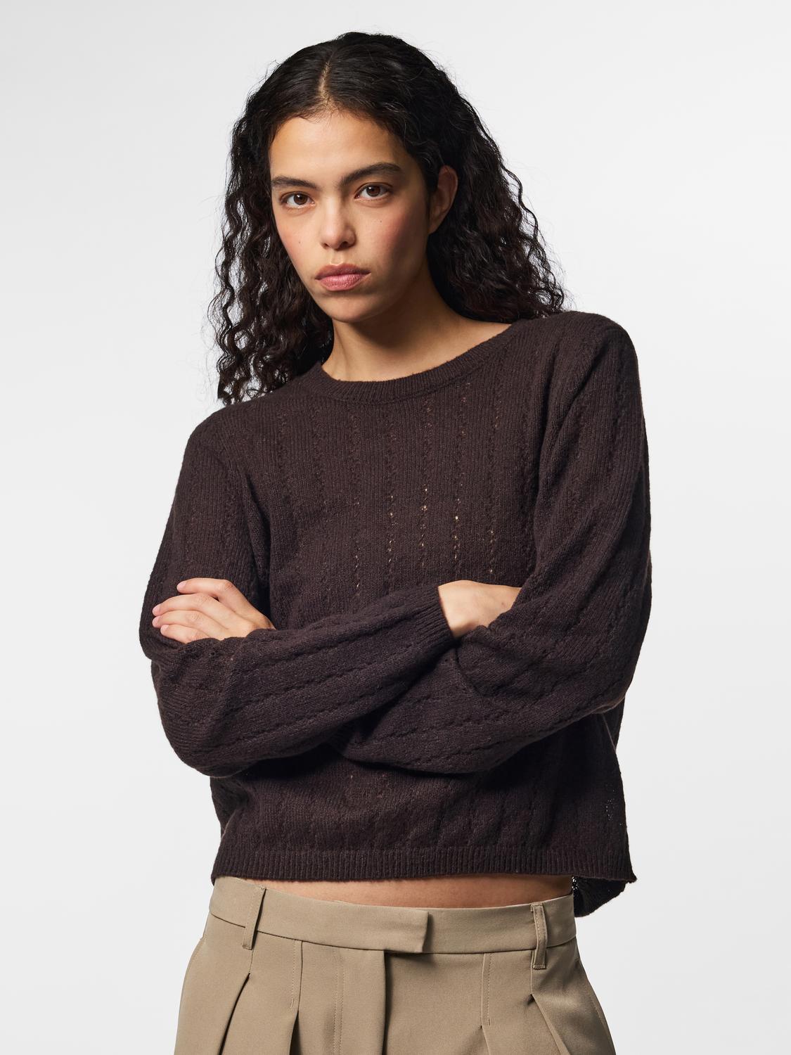 model_shot-front
