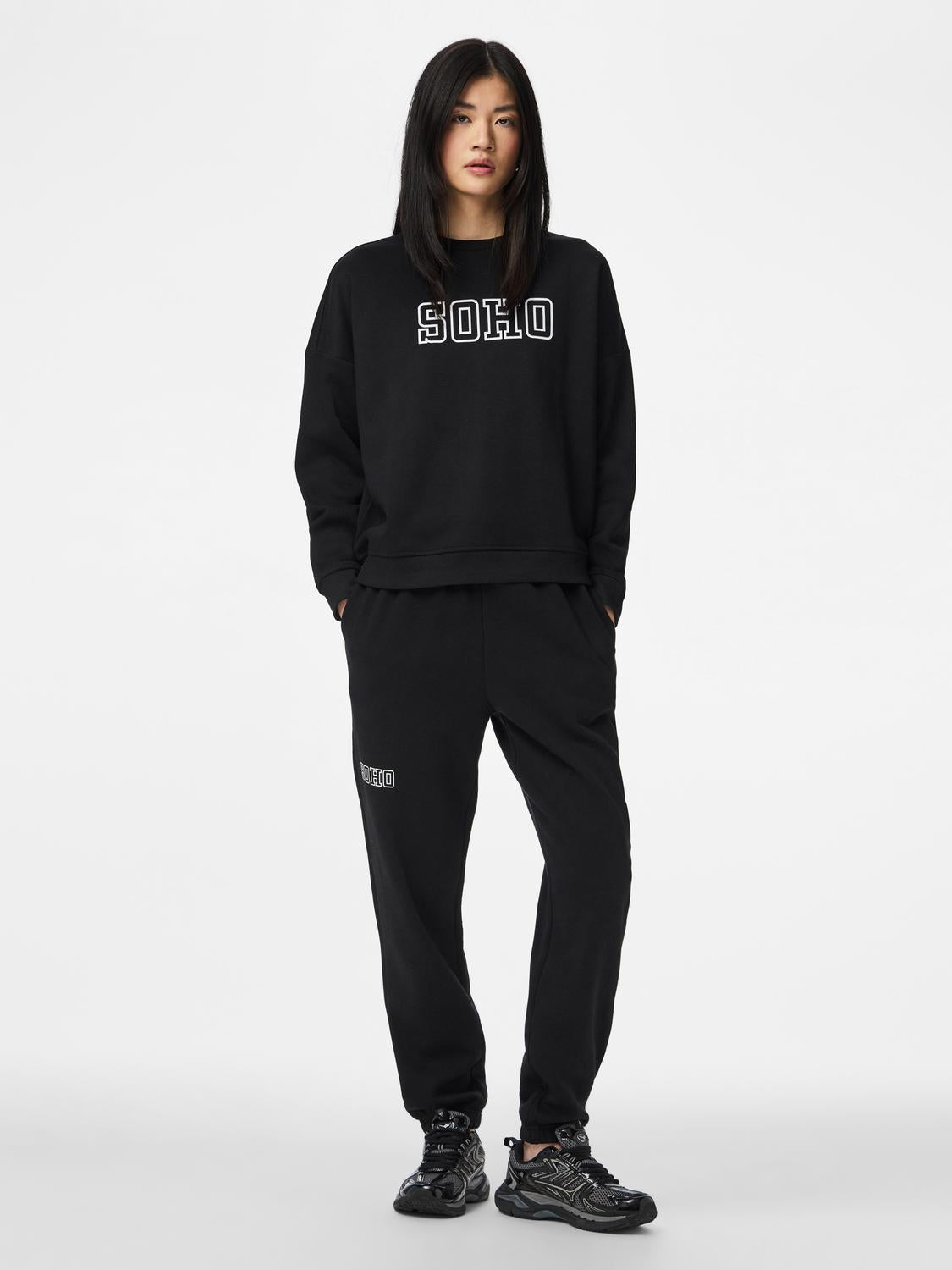 model_shot-front_full