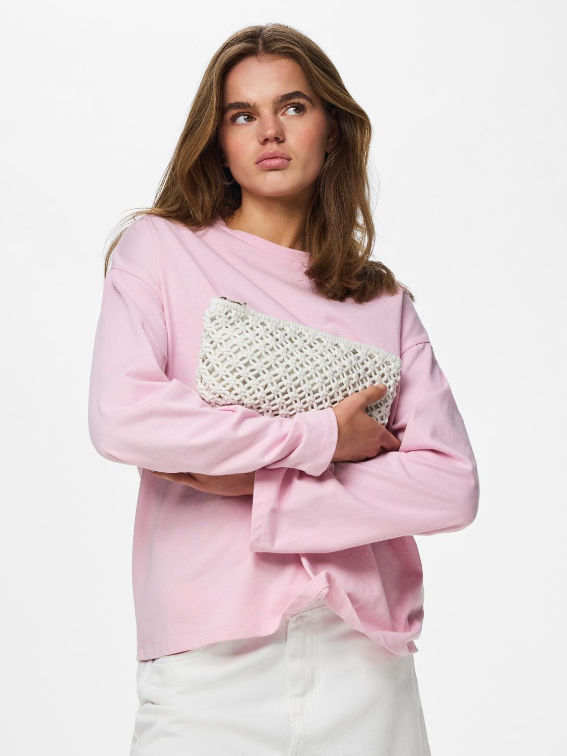 model_shot-front