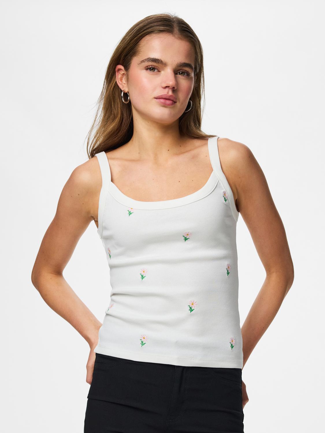model_shot-front