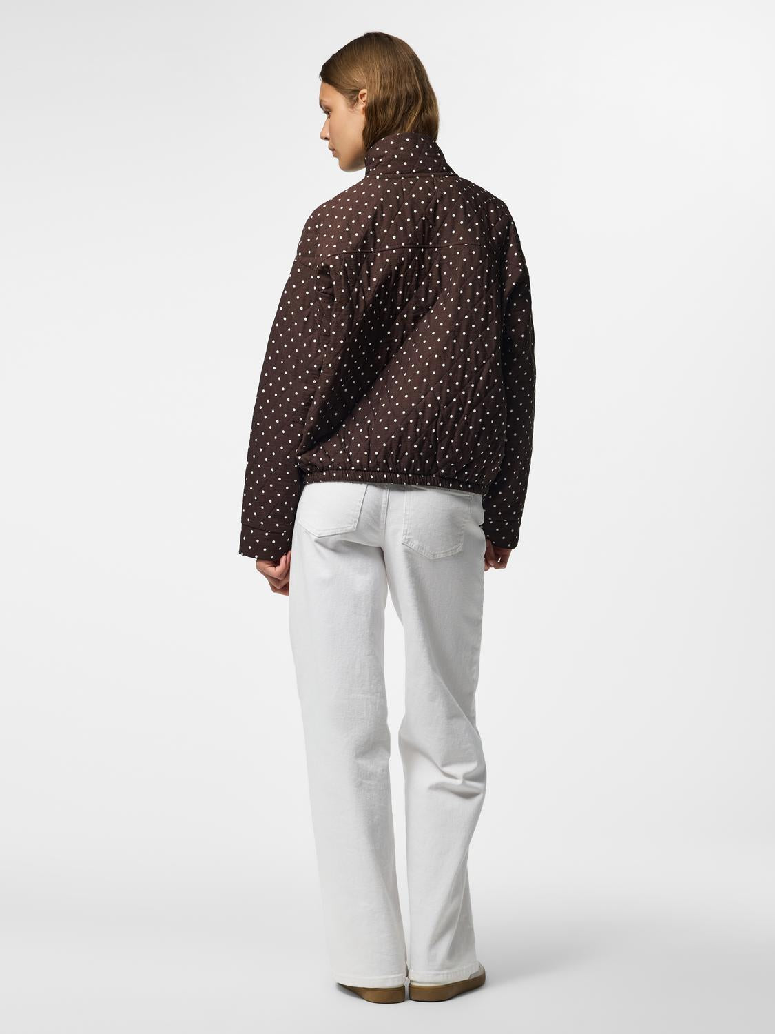 model_shot-back