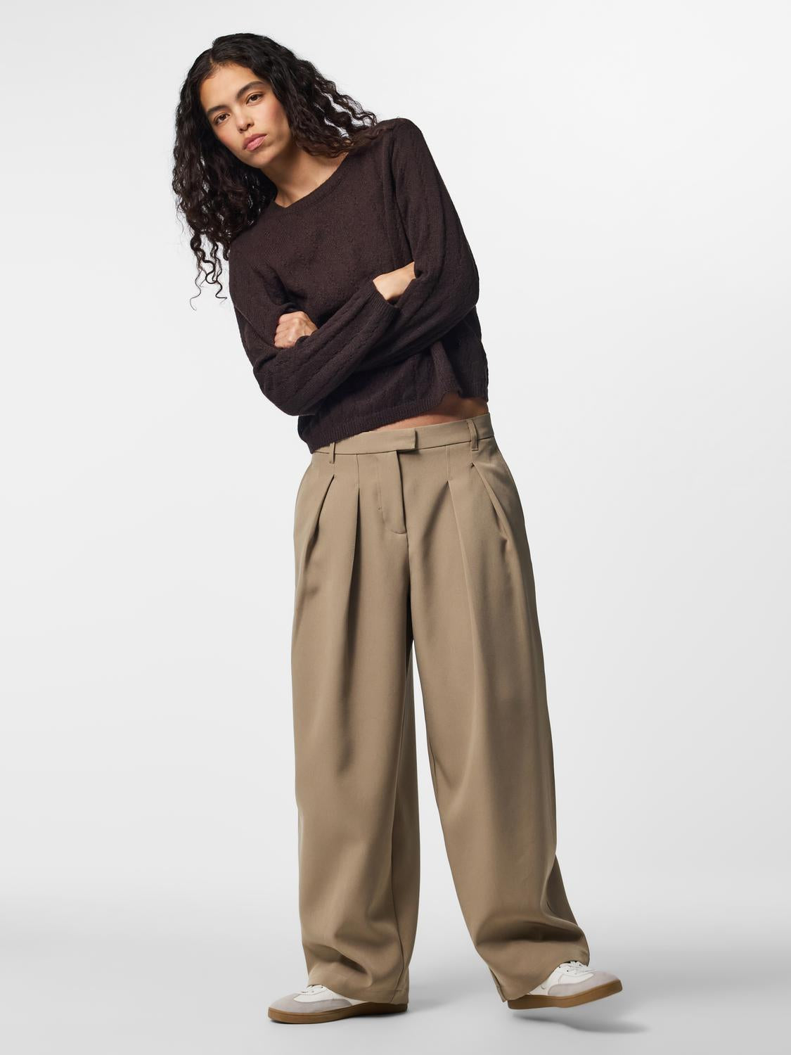 model_shot-front_full