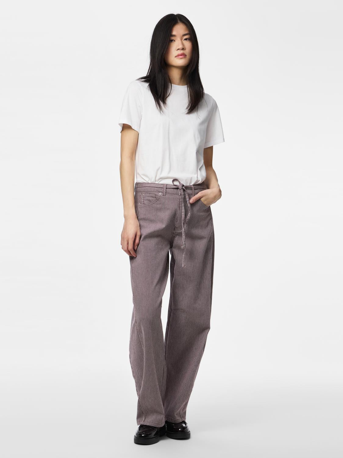 model_shot-front_full