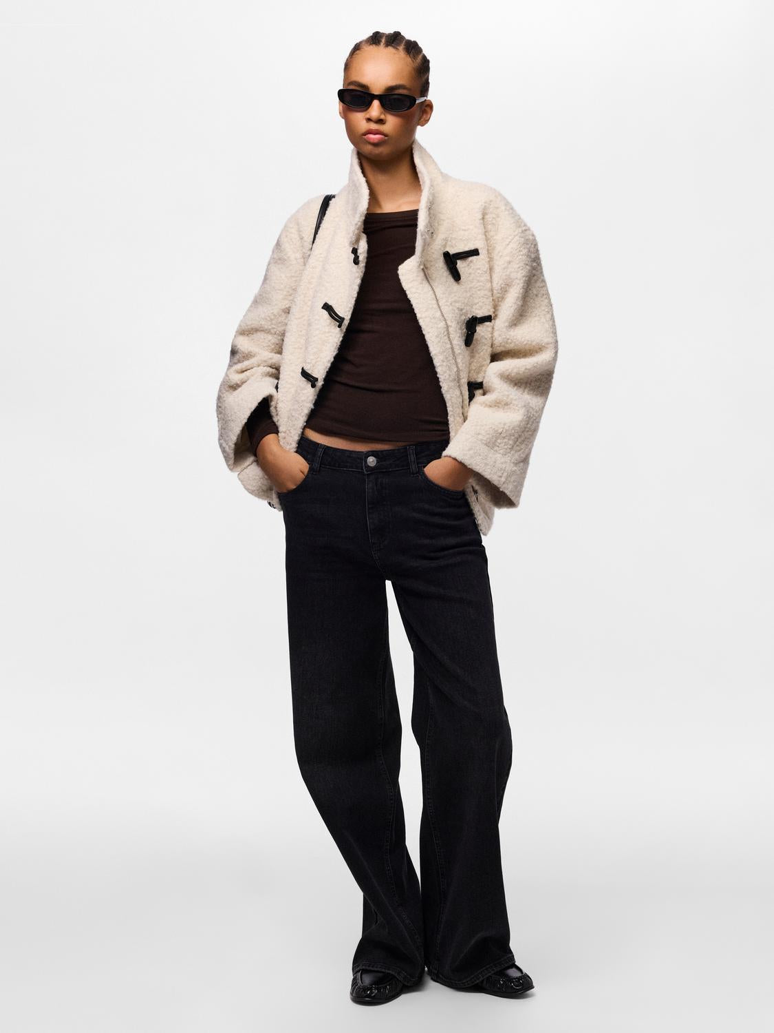 model_shot-front