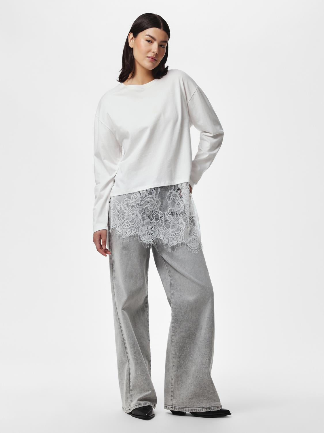 model_shot-front_full