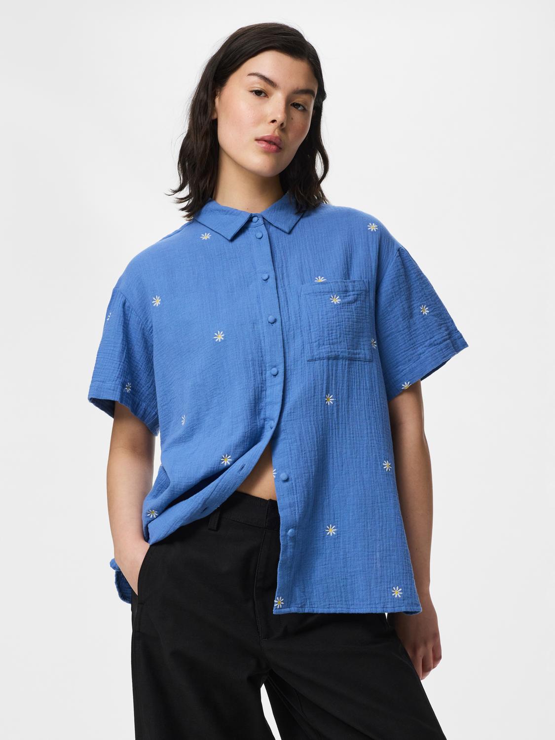 model_shot-front