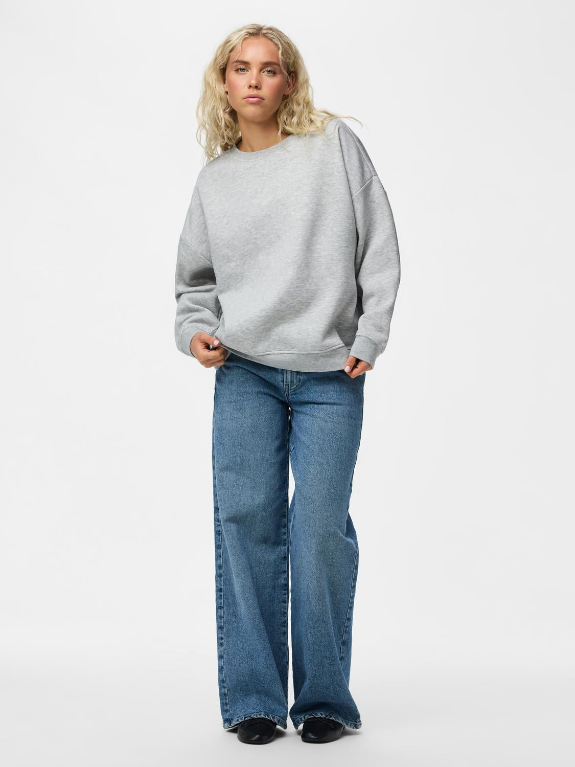 model_shot-front_full