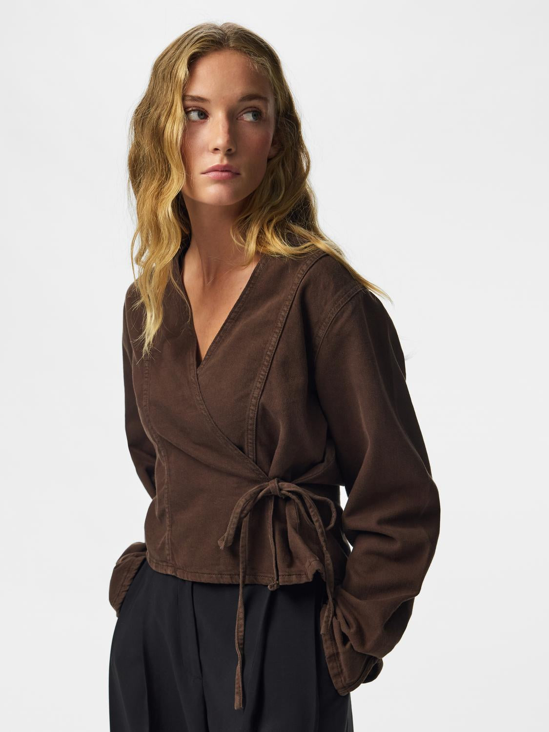 model_shot-front