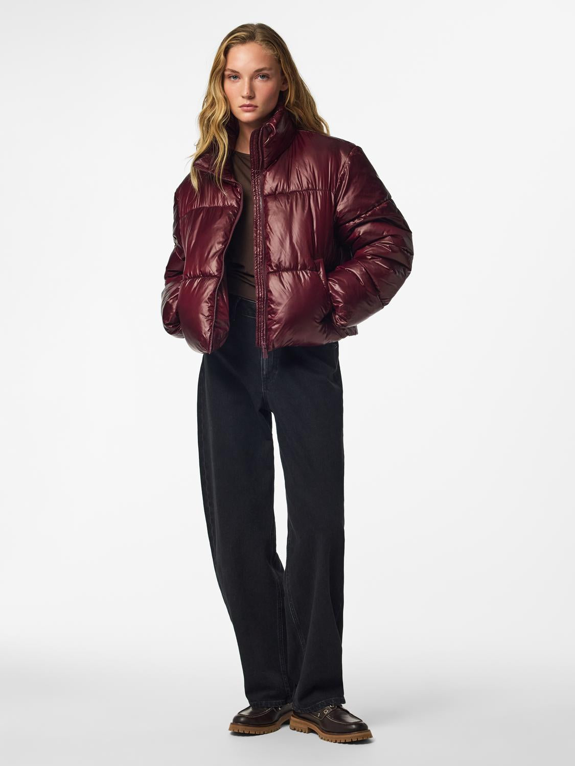 model_shot-front_full