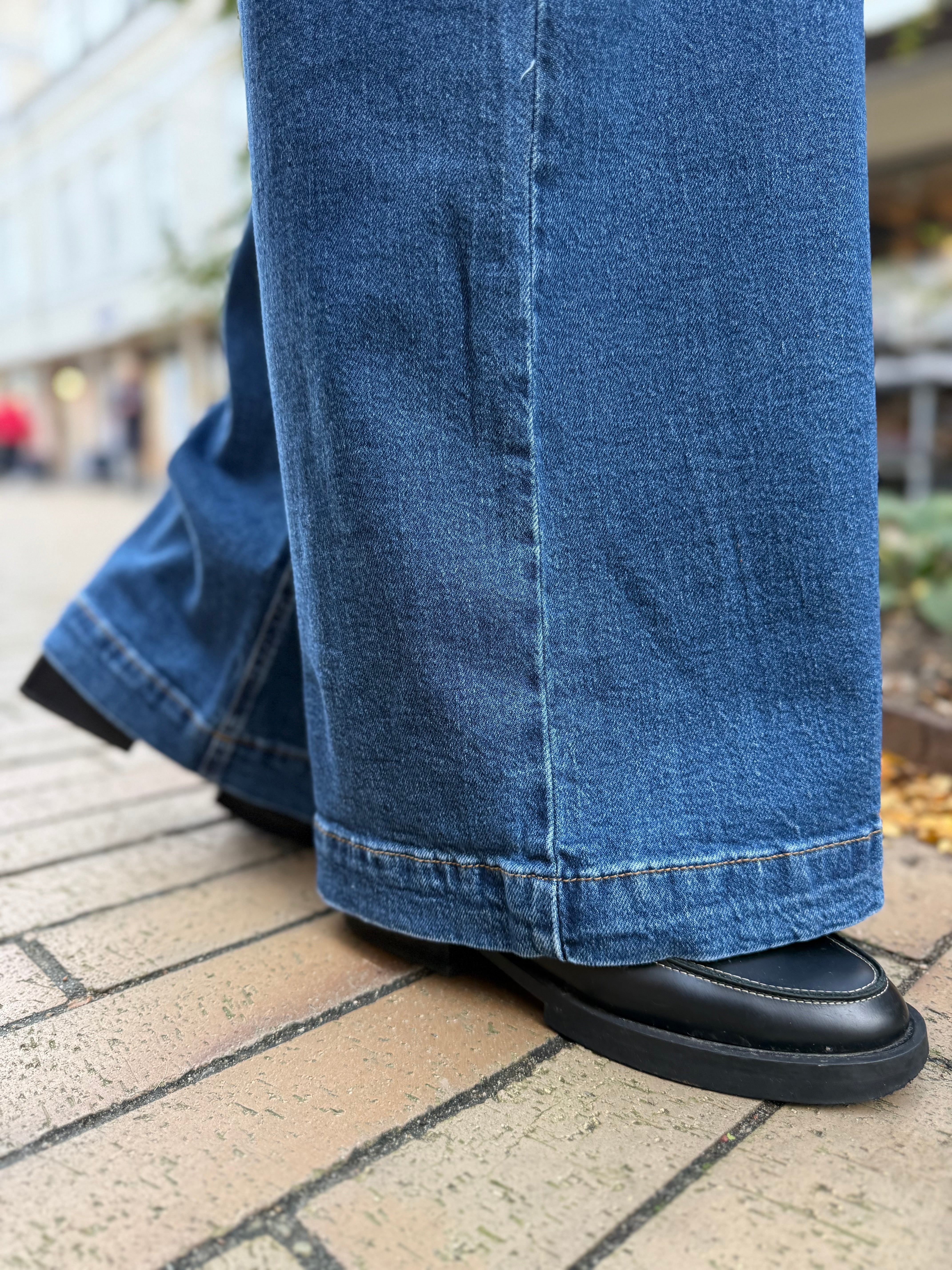 PCSILKE Trousers - Medium Blue Denim