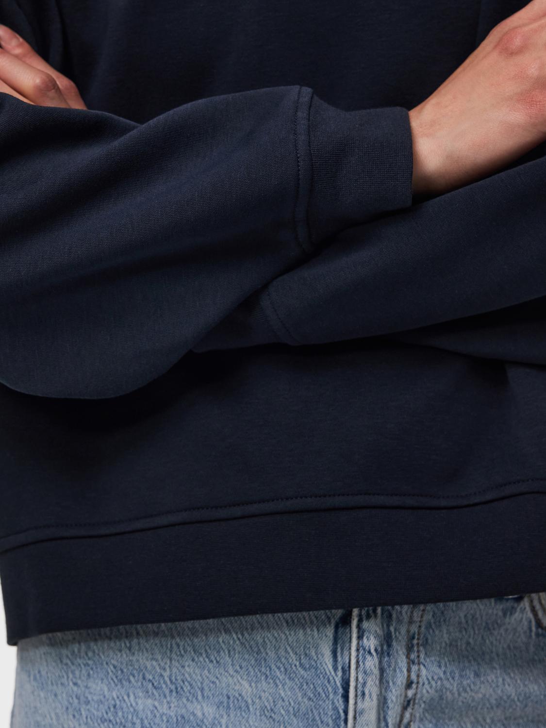 model_shot-detail