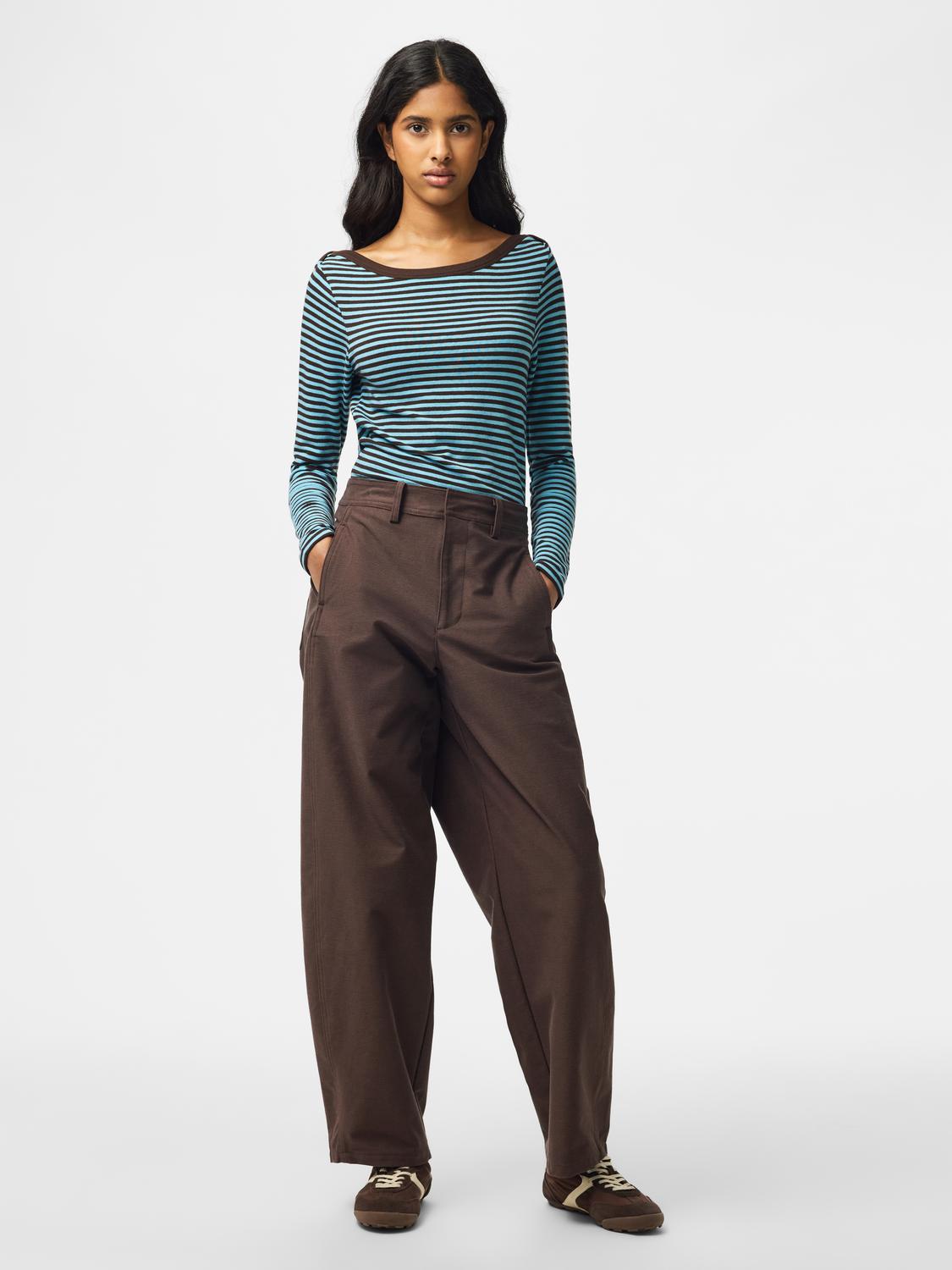 model_shot-front_full