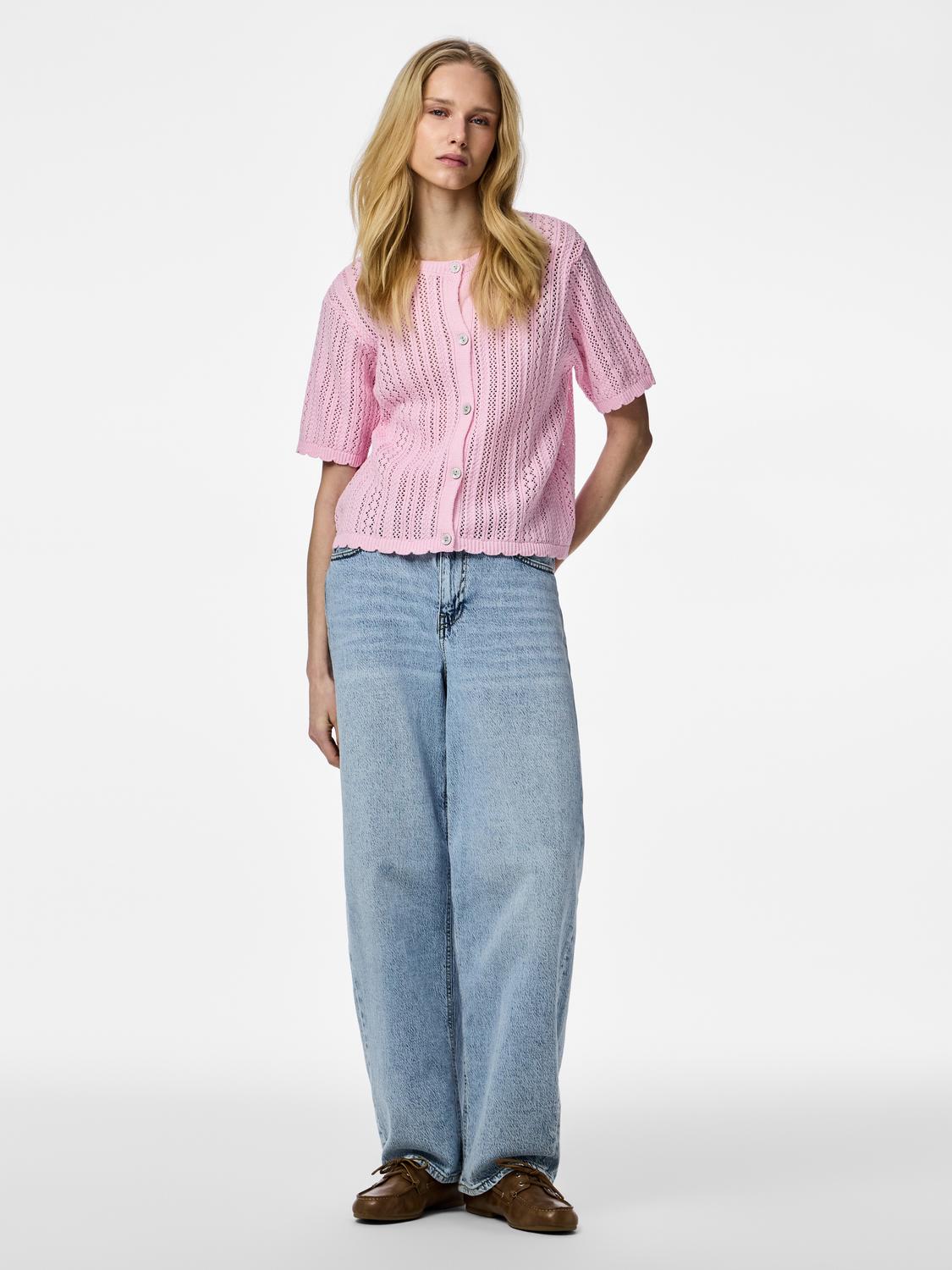 model_shot-front_full