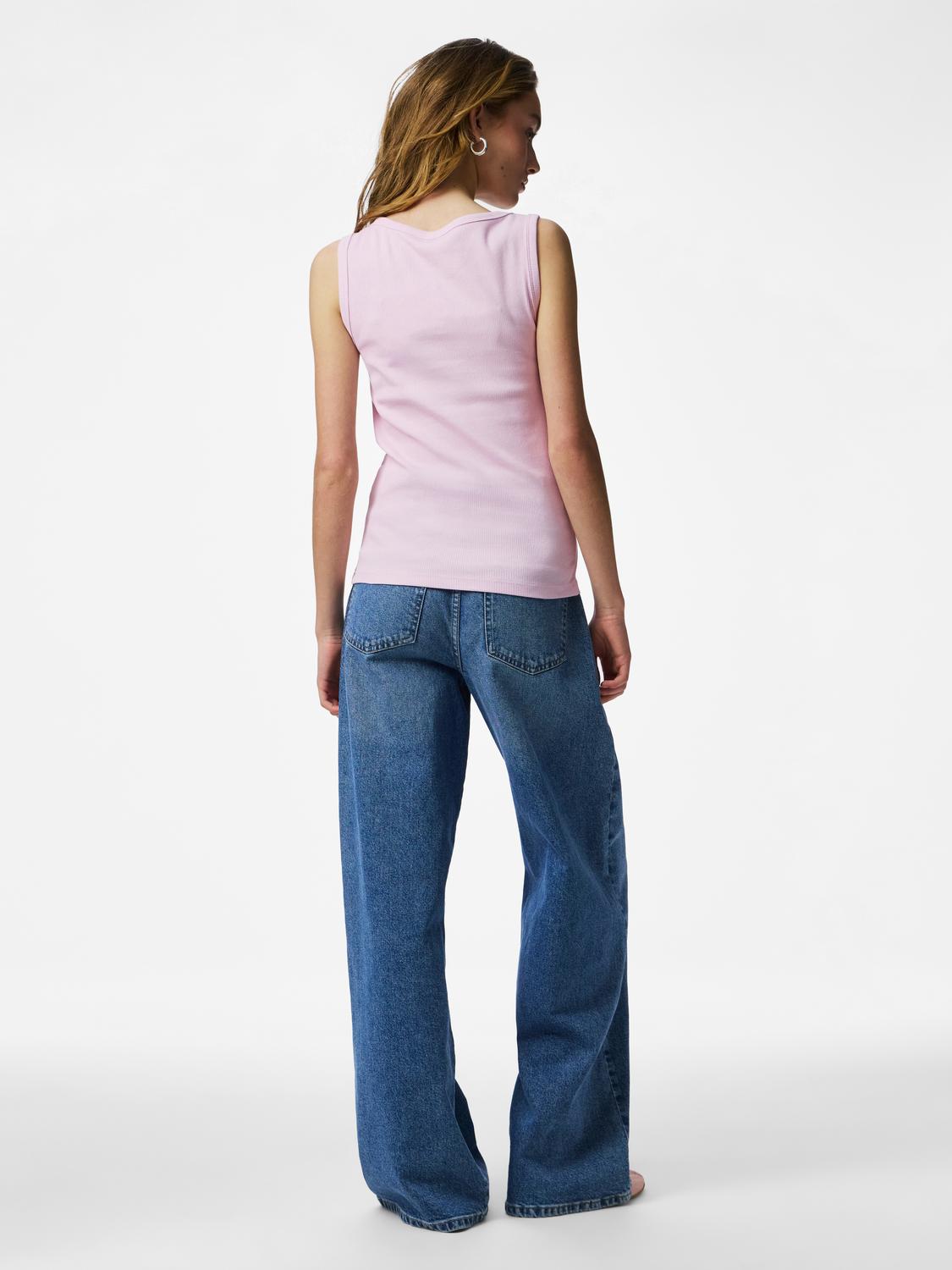 model_shot-back