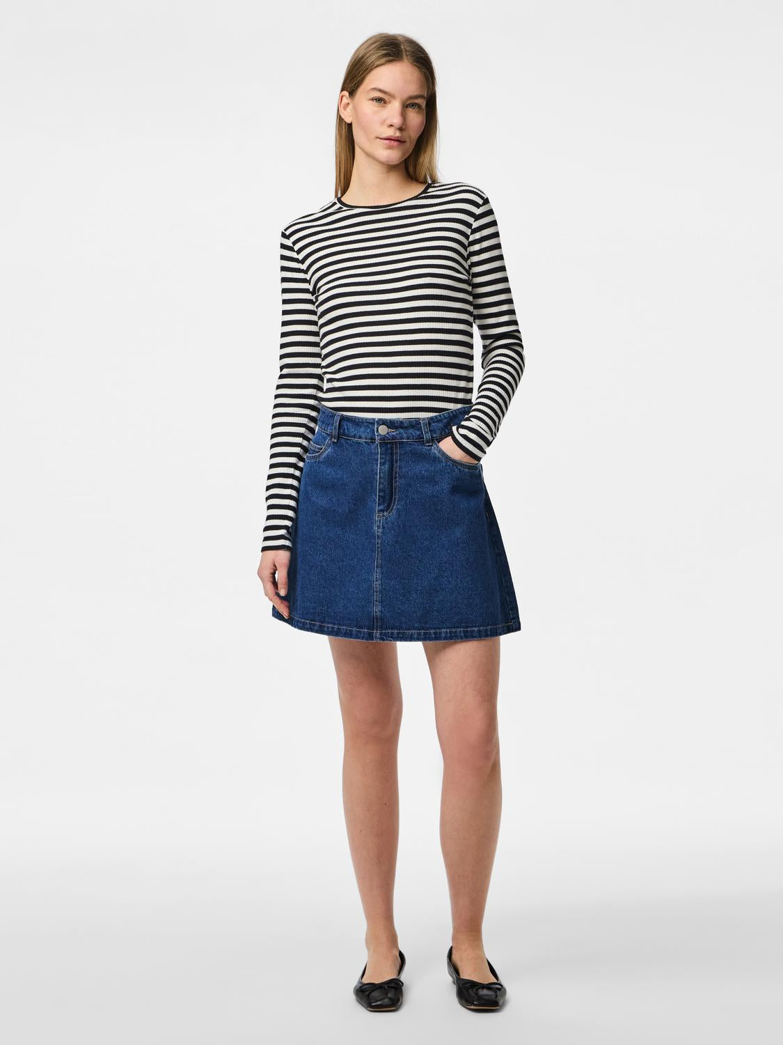 model_shot-front_full