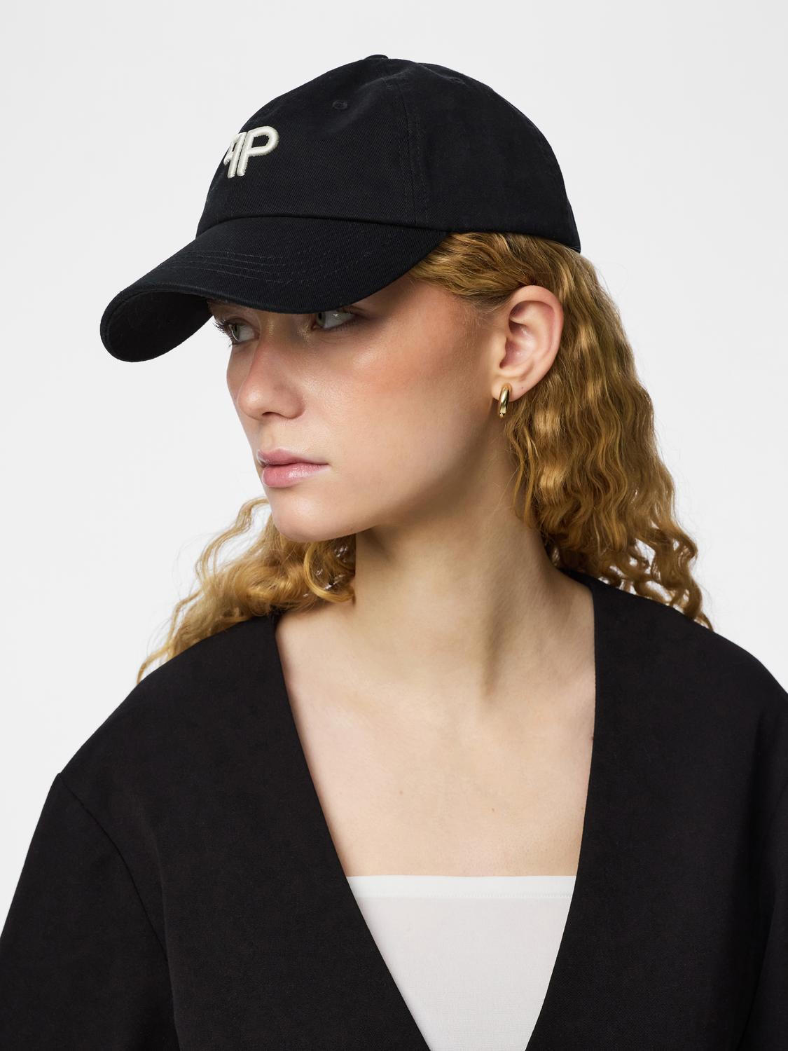 model_shot-front