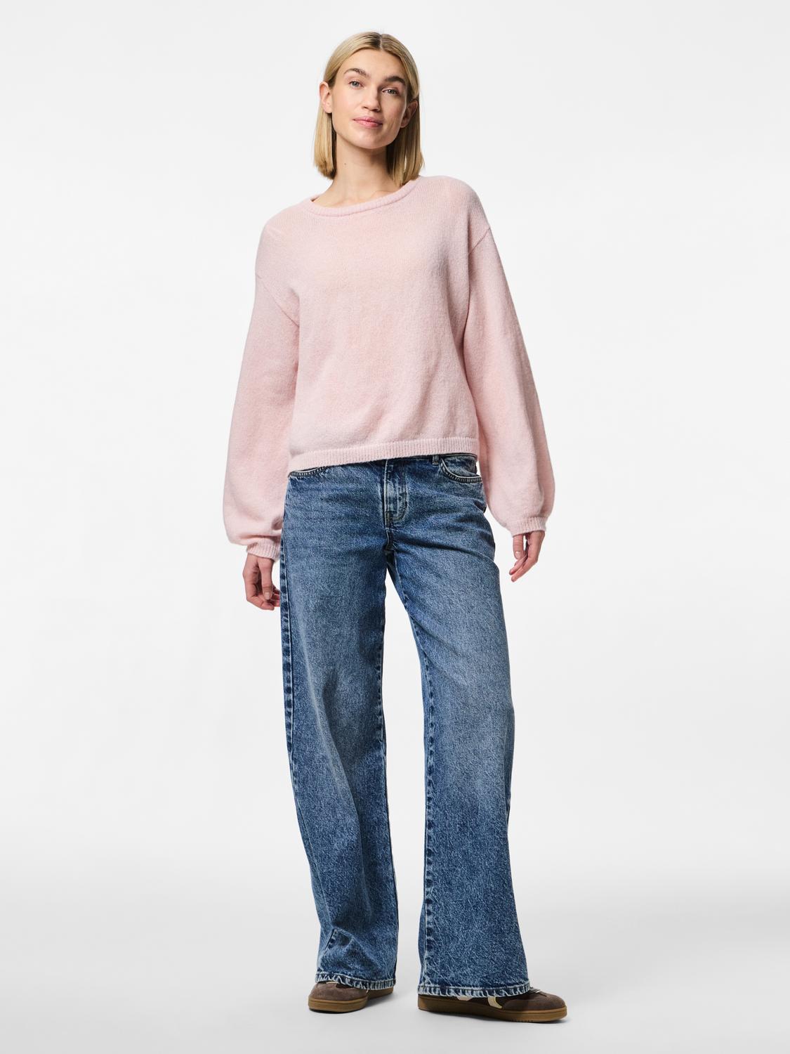 model_shot-front_full