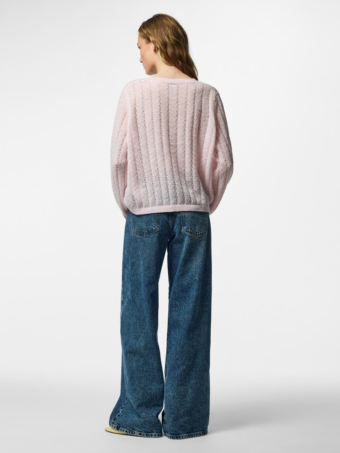 model_shot-back