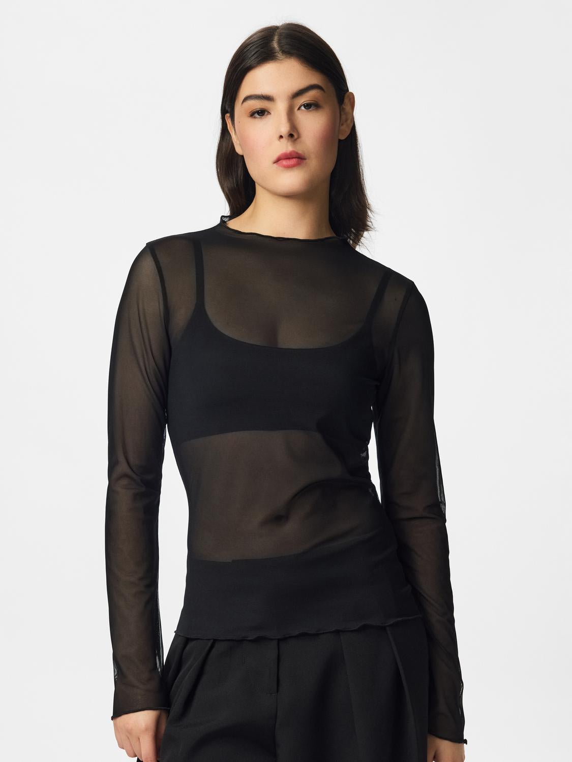 model_shot-front