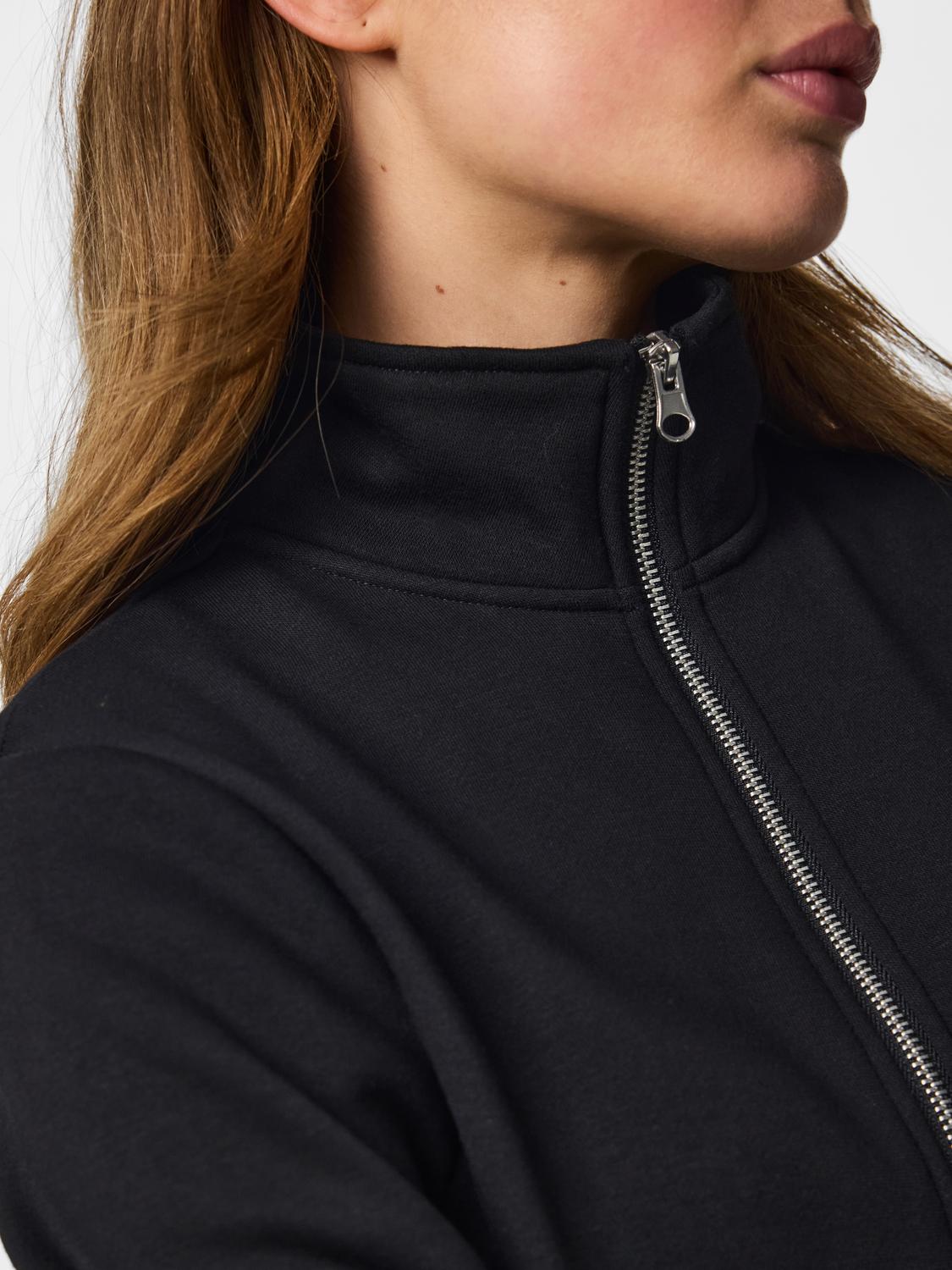 model_shot-detail