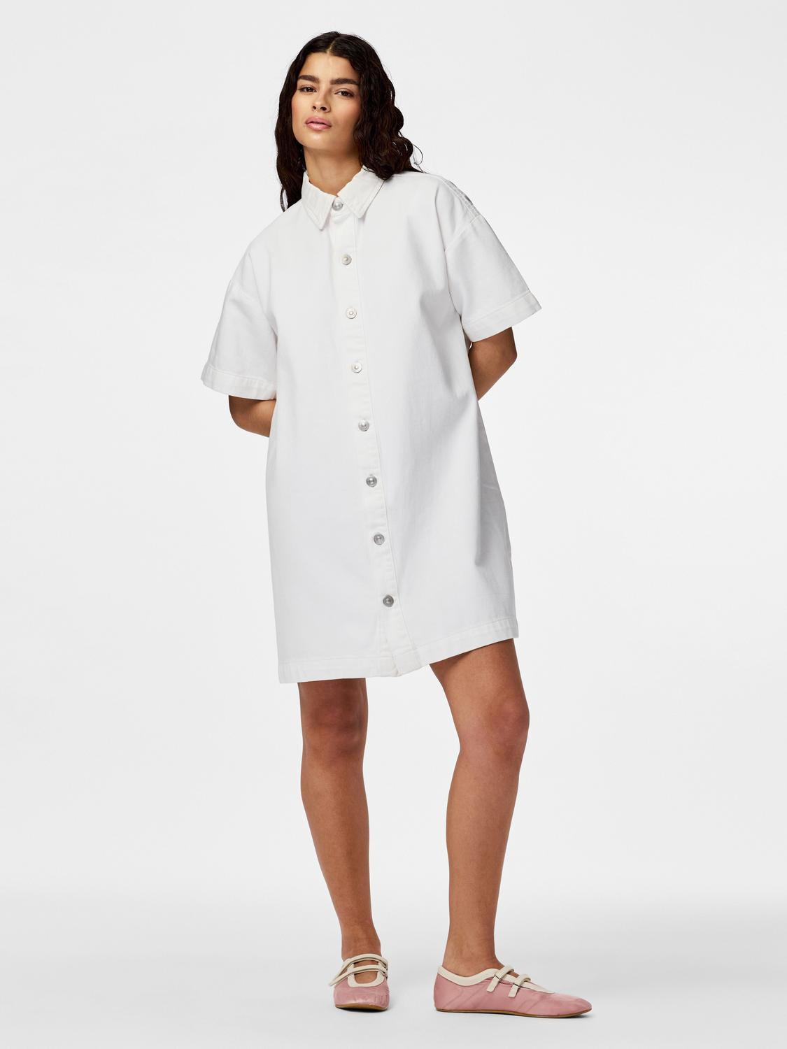 model_shot-front