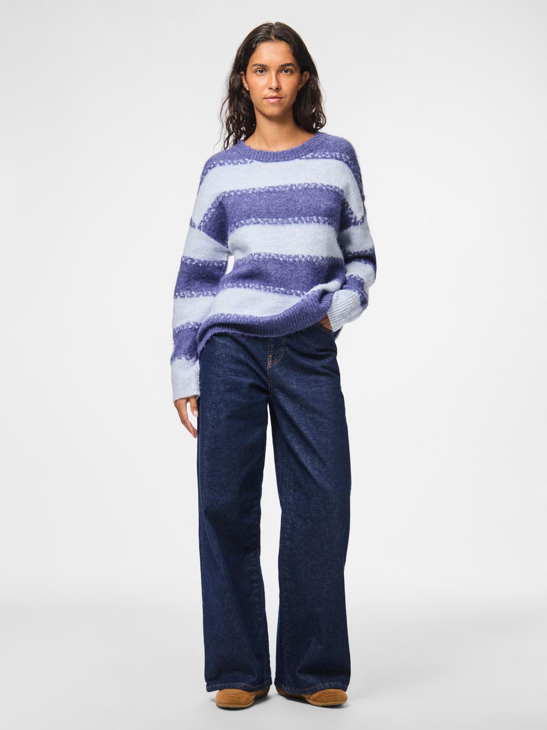 model_shot-front_full