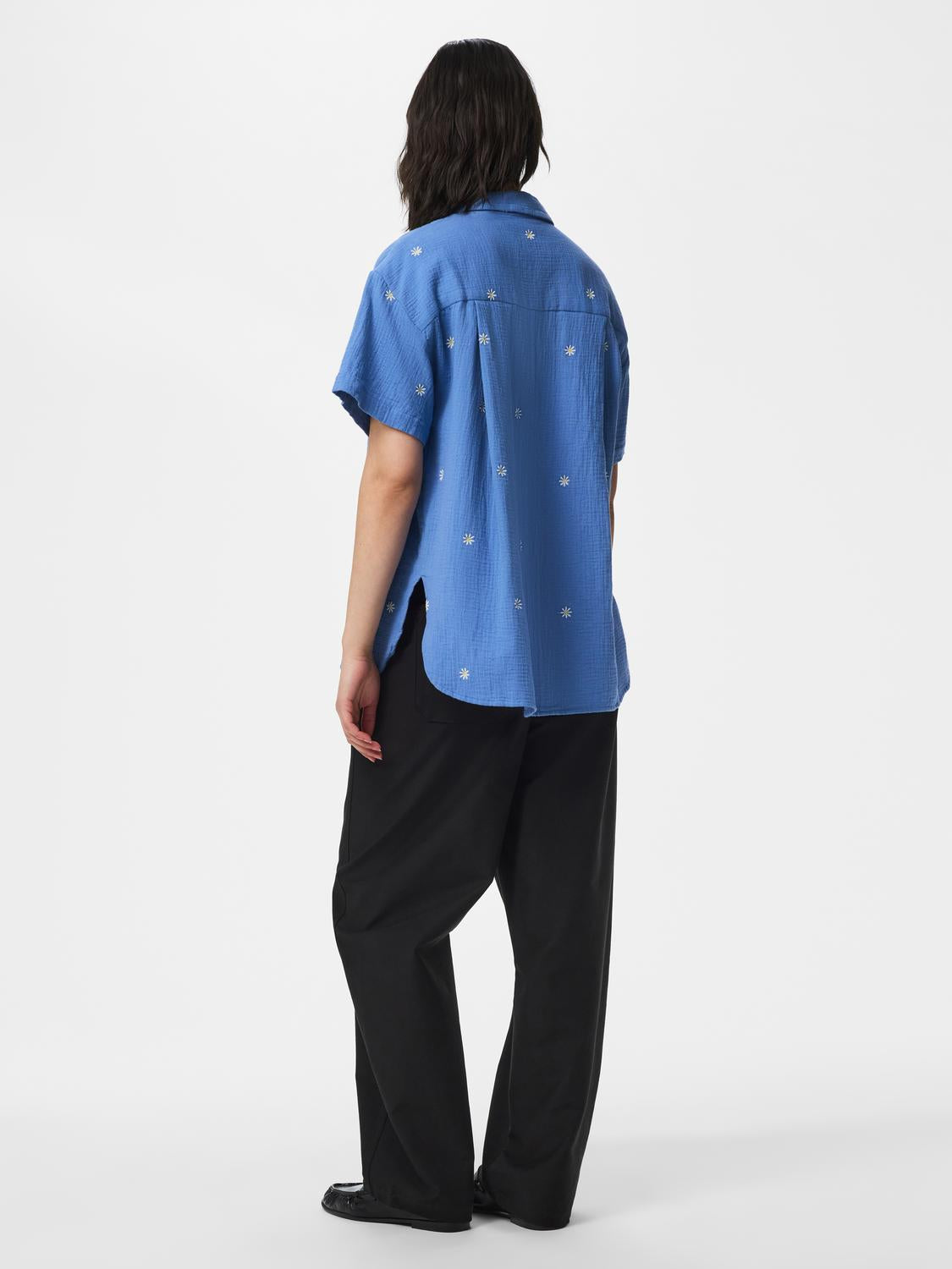 model_shot-back