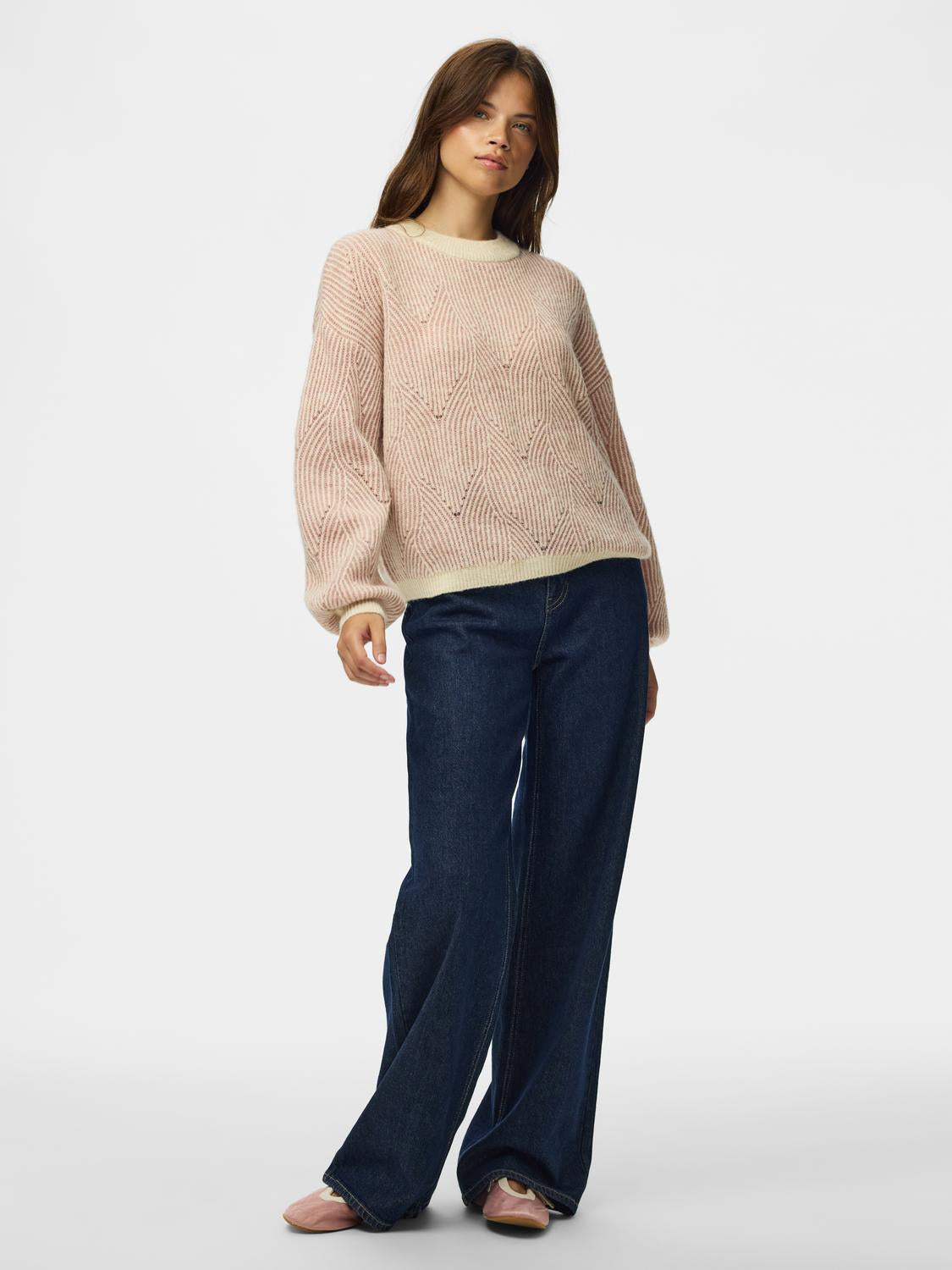 model_shot-front_full