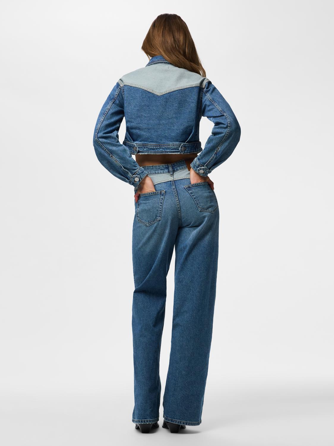 model_shot-back