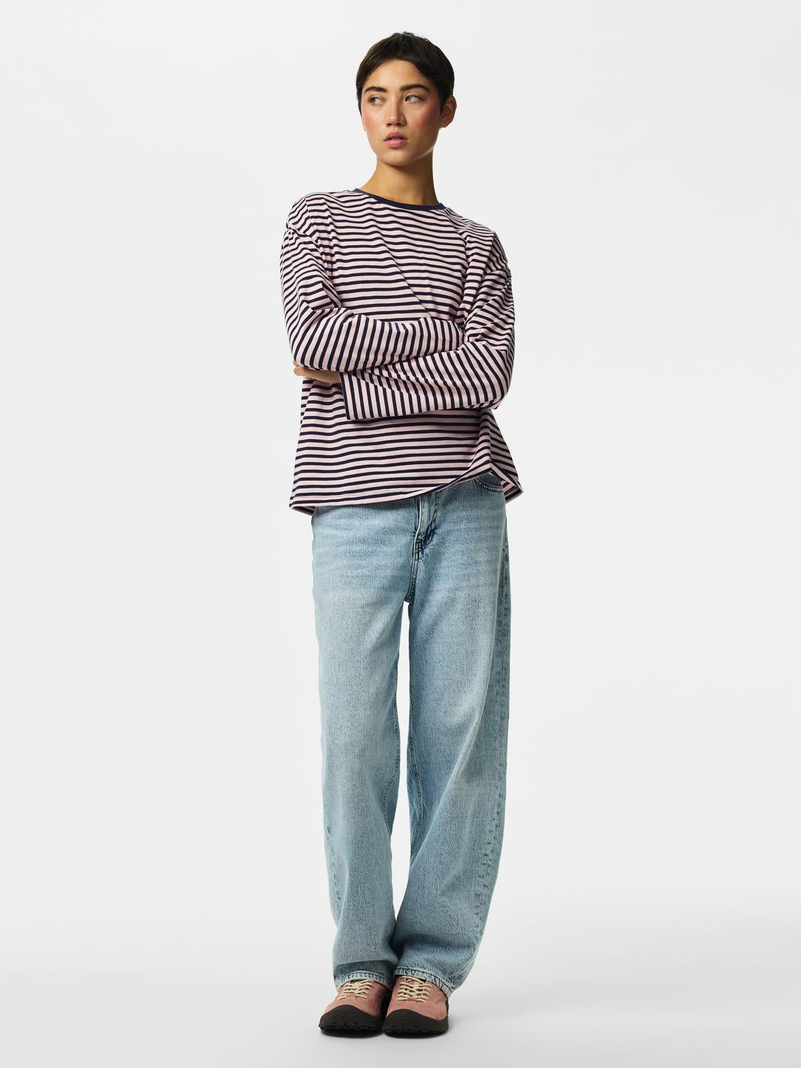 model_shot-front_full