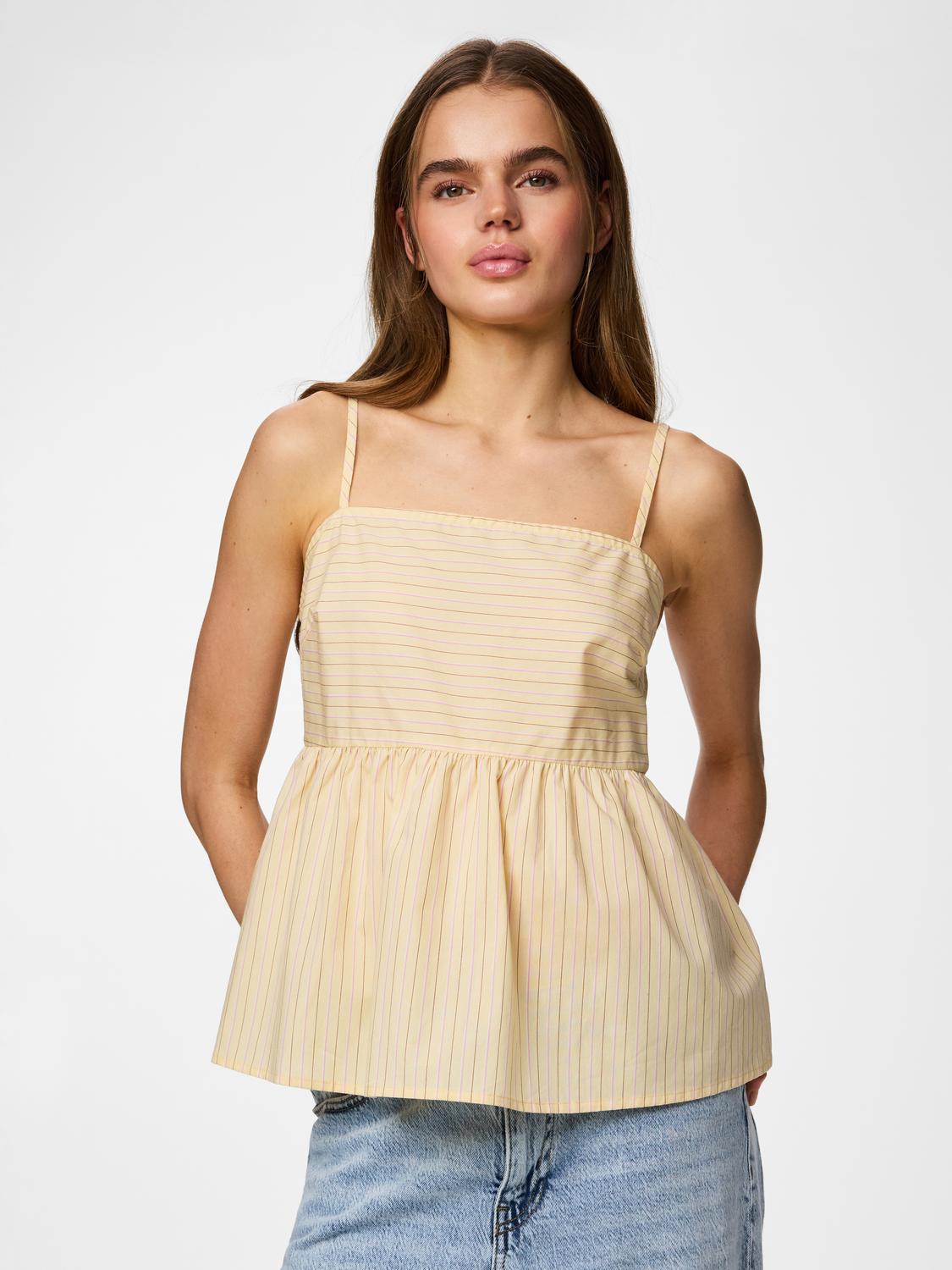 model_shot-front