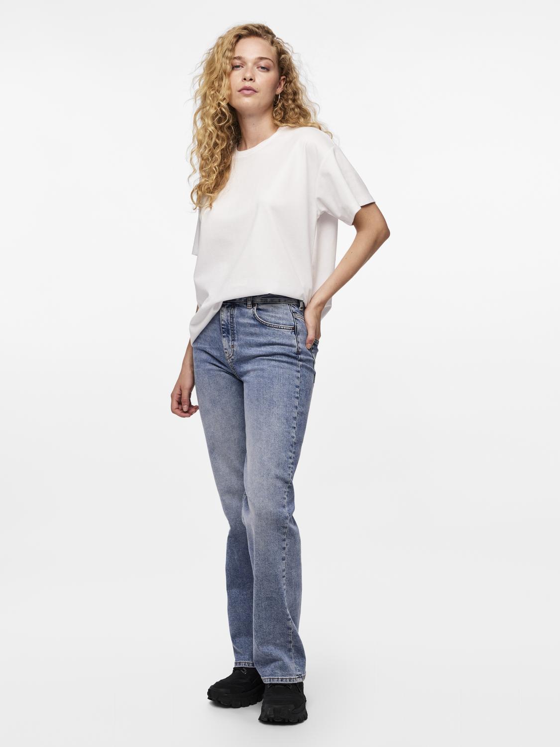 model_shot-front_full