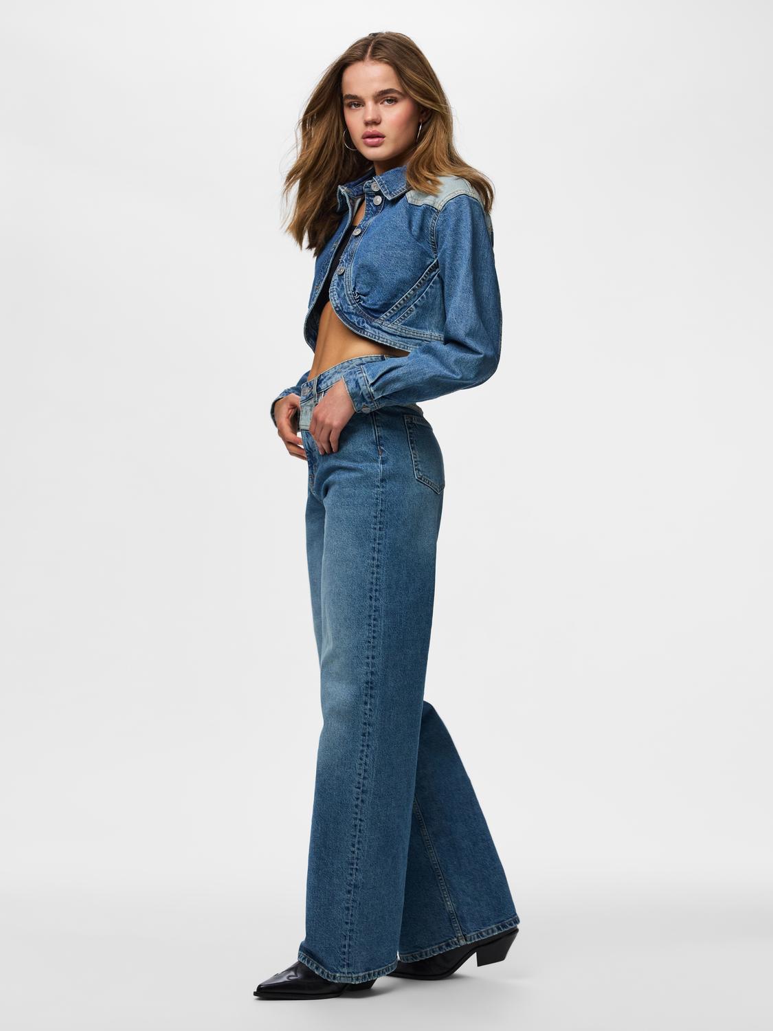 model_shot-front_full