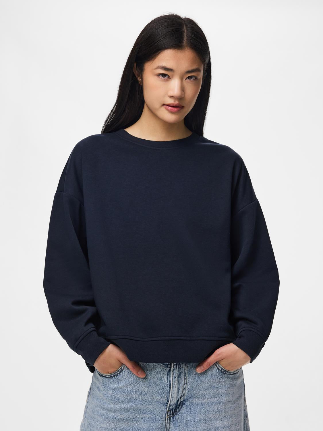 model_shot-front