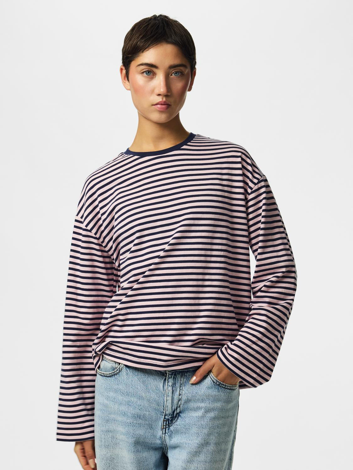 model_shot-front