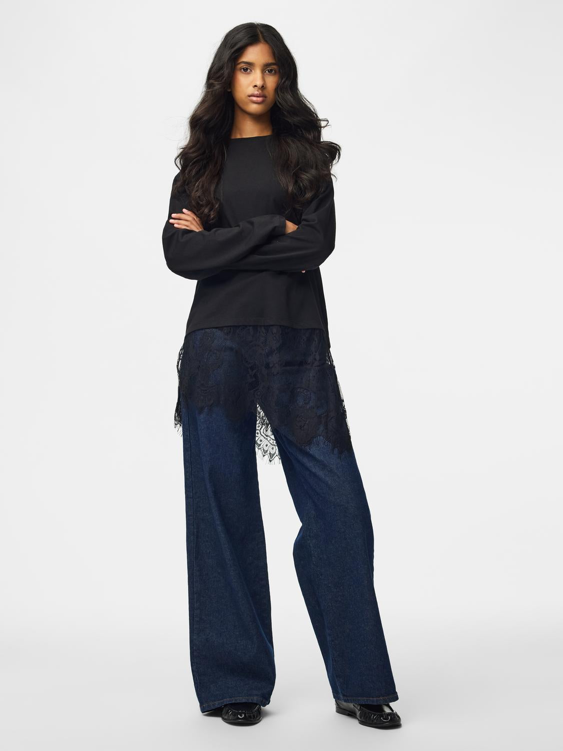 model_shot-front_full