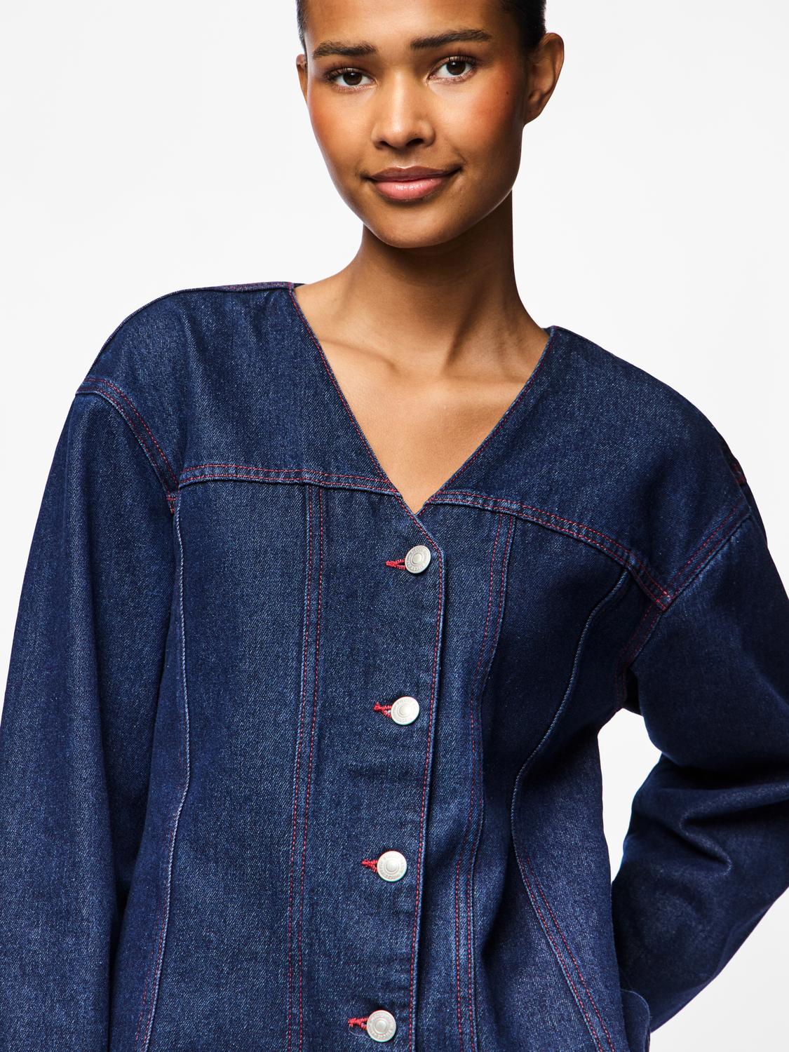 model_shot-front_full