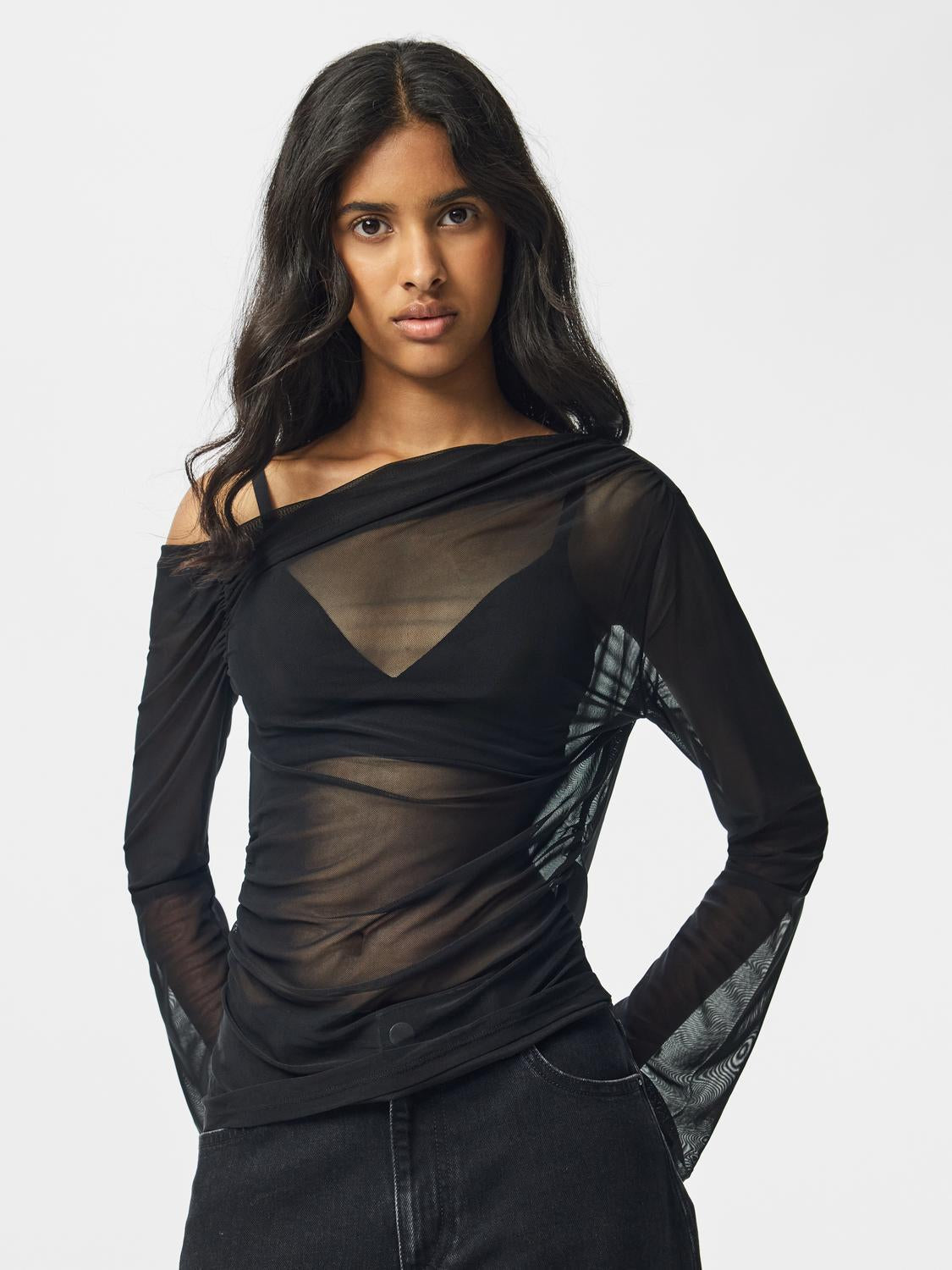 model_shot-front