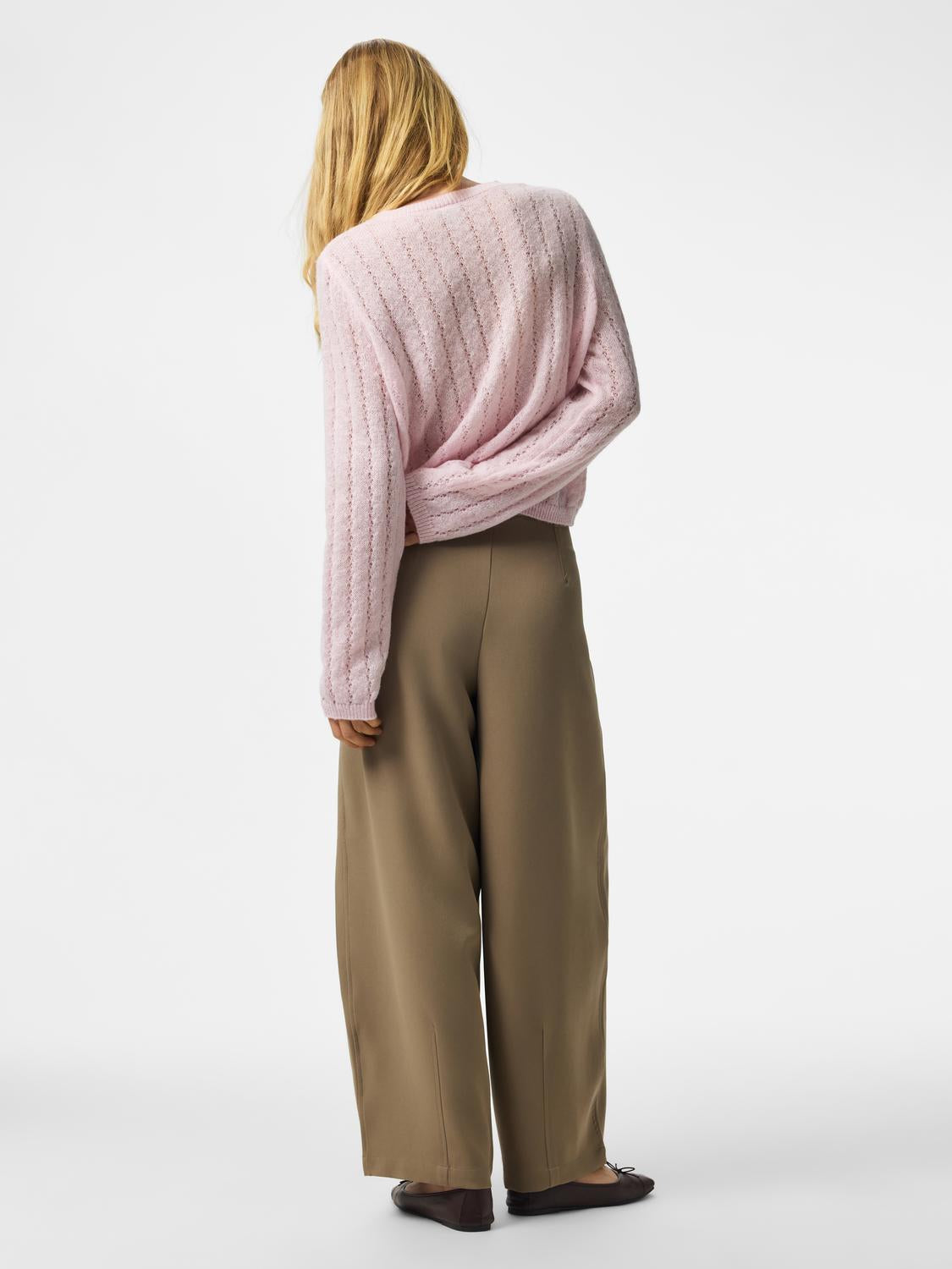 model_shot-back