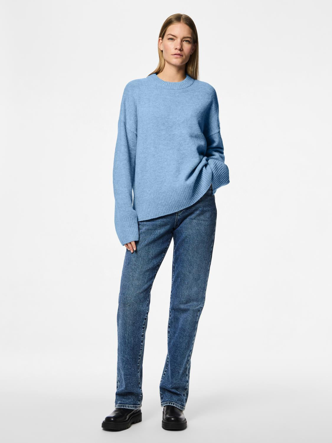 model_shot-front_full