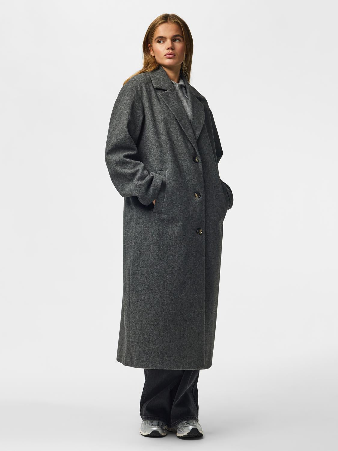 model_shot-front