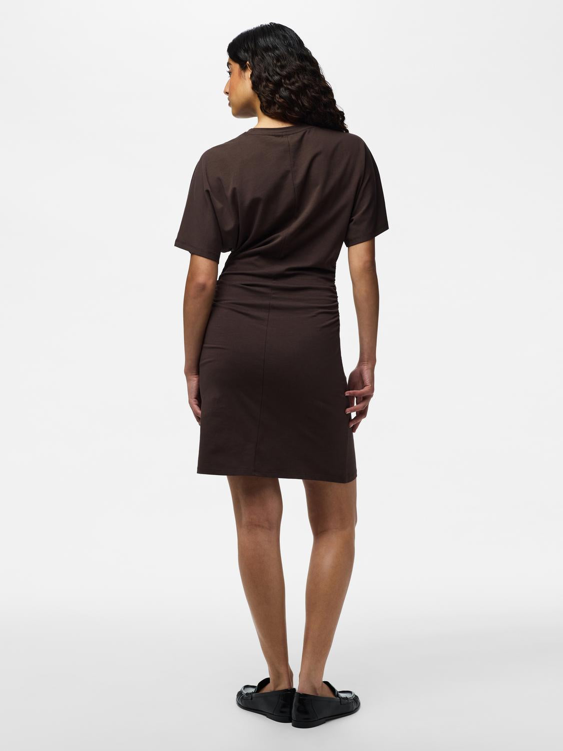 model_shot-back